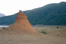 Lac du Mornos monticule